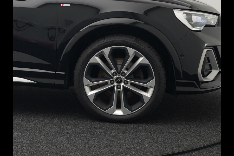 Audi Q3 Sportback 45 TFSI e S Line Plug In Hybrid 245pk PHEV | Trekhaak af Fabriek | Panodak | Adaptive Cruise | 20"L.M | Apple Carplay | Virtual | Sportstoelen Verwarmd | Camera | Navi |