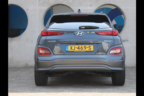 Hyundai Kona EV Premium 64 kWh | 482 KM ACTIERADIUS | ALL SEASON BANDEN |
