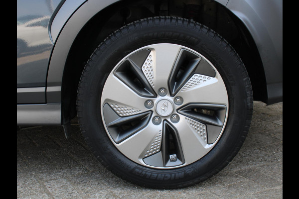 Hyundai Kona EV Premium 64 kWh | 482 KM ACTIERADIUS | ALL SEASON BANDEN |