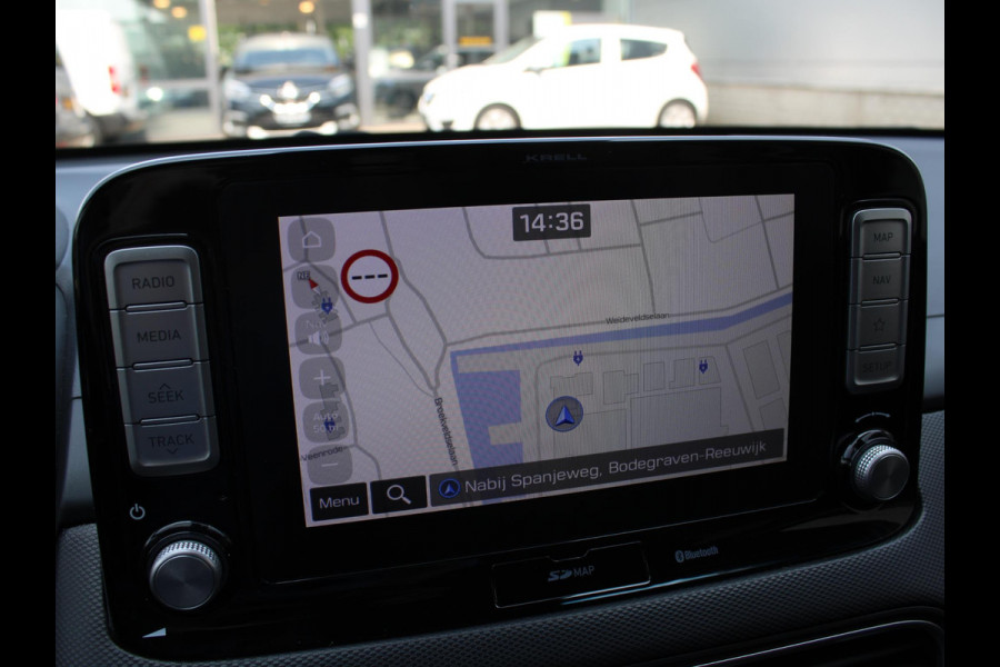 Hyundai Kona EV Premium 64 kWh | 482 KM ACTIERADIUS | ALL SEASON BANDEN |