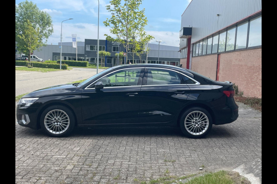 Audi A3 Limousine 30 TFSI Business edition Virtual Carplay Navi
