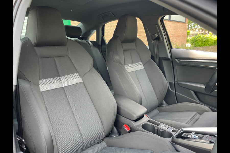 Audi A3 Limousine 30 TFSI Business edition Virtual Carplay Navi