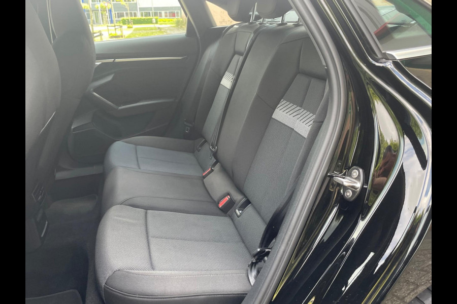 Audi A3 Limousine 30 TFSI Business edition Virtual Carplay Navi