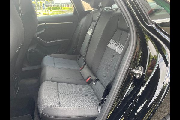 Audi A3 Limousine 30 TFSI Business edition Virtual Carplay Navi