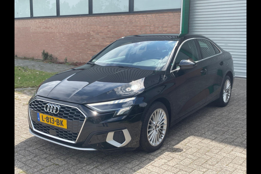 Audi A3 Limousine 30 TFSI Business edition Virtual Carplay Navi