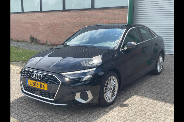 Audi A3 Limousine 30 TFSI Business edition Virtual Carplay Navi