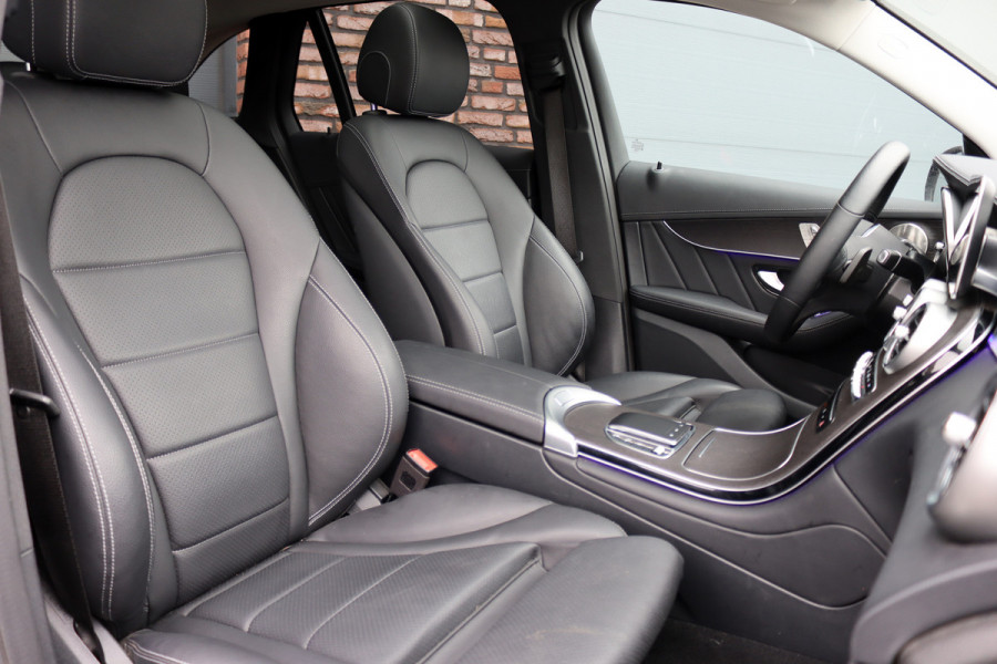 Mercedes-Benz GLC 300e 4MATIC Premium+ AMG Line | Luchtvering | Distronic | Trekhaak | Verwarmd Stuurwiel | Burmester | Memory | Panoramadak | Leder |