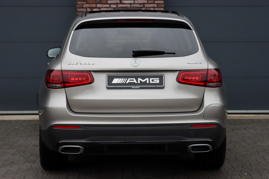 Mercedes-Benz GLC 300e 4MATIC Premium+ AMG Line | Luchtvering | Distronic | Trekhaak | Verwarmd Stuurwiel | Burmester | Memory | Panoramadak | Leder |