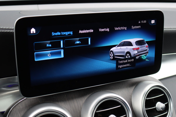Mercedes-Benz GLC 300e 4MATIC Premium+ AMG Line | Luchtvering | Distronic | Trekhaak | Verwarmd Stuurwiel | Burmester | Memory | Panoramadak | Leder |