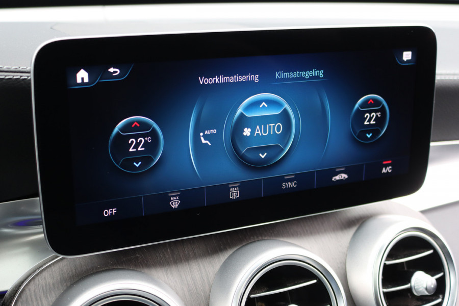 Mercedes-Benz GLC 300e 4MATIC Premium+ AMG Line | Luchtvering | Distronic | Trekhaak | Verwarmd Stuurwiel | Burmester | Memory | Panoramadak | Leder |