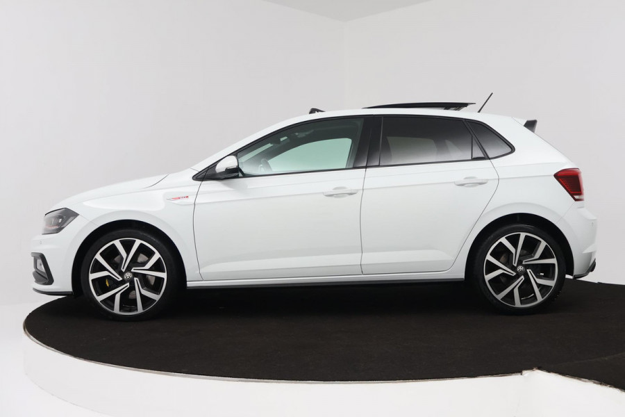 Volkswagen Polo 2.0 TSI GTI (PANORAMADAK, STOELVERWARMING, ACHTERUITRIJCAMERA, AUTOMAAT, CRUISE ADAPTIEF, PARKEERSENSOREN)