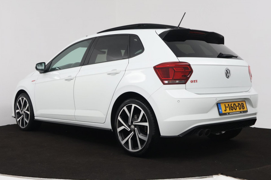 Volkswagen Polo 2.0 TSI GTI (PANORAMADAK, STOELVERWARMING, ACHTERUITRIJCAMERA, AUTOMAAT, CRUISE ADAPTIEF, PARKEERSENSOREN)