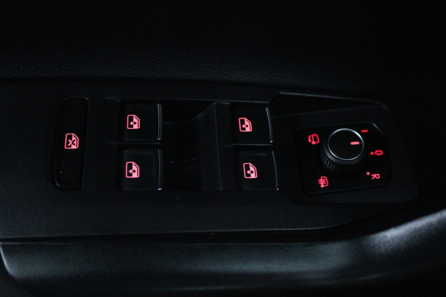 Volkswagen Polo 2.0 TSI GTI (PANORAMADAK, STOELVERWARMING, ACHTERUITRIJCAMERA, AUTOMAAT, CRUISE ADAPTIEF, PARKEERSENSOREN)