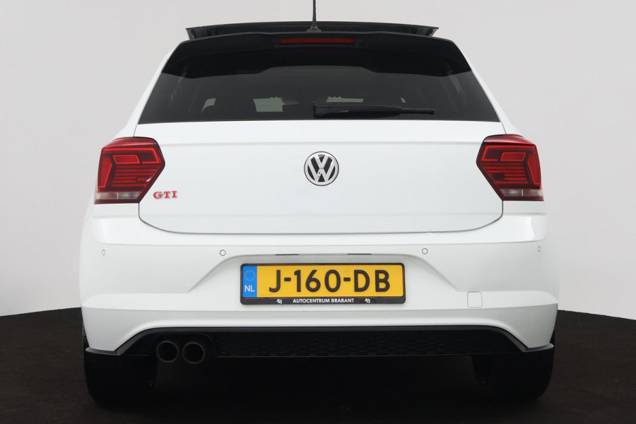 Volkswagen Polo 2.0 TSI GTI (PANORAMADAK, STOELVERWARMING, ACHTERUITRIJCAMERA, AUTOMAAT, CRUISE ADAPTIEF, PARKEERSENSOREN)