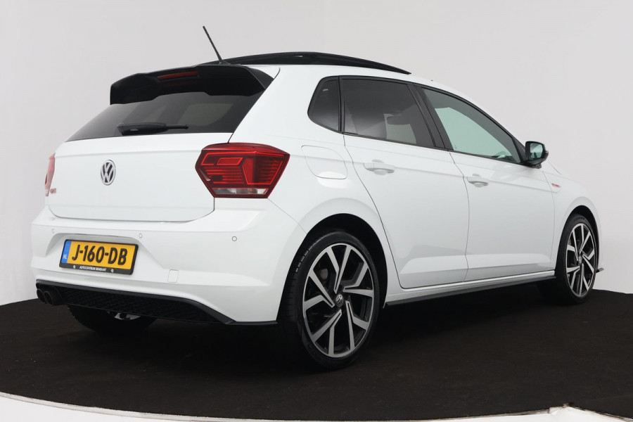 Volkswagen Polo 2.0 TSI GTI (PANORAMADAK, STOELVERWARMING, ACHTERUITRIJCAMERA, AUTOMAAT, CRUISE ADAPTIEF, PARKEERSENSOREN)