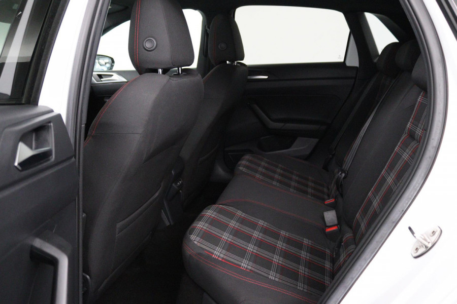 Volkswagen Polo 2.0 TSI GTI (PANORAMADAK, STOELVERWARMING, ACHTERUITRIJCAMERA, AUTOMAAT, CRUISE ADAPTIEF, PARKEERSENSOREN)