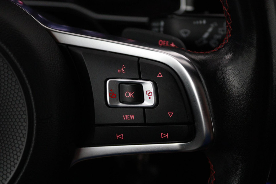 Volkswagen Polo 2.0 TSI GTI (PANORAMADAK, STOELVERWARMING, ACHTERUITRIJCAMERA, AUTOMAAT, CRUISE ADAPTIEF, PARKEERSENSOREN)