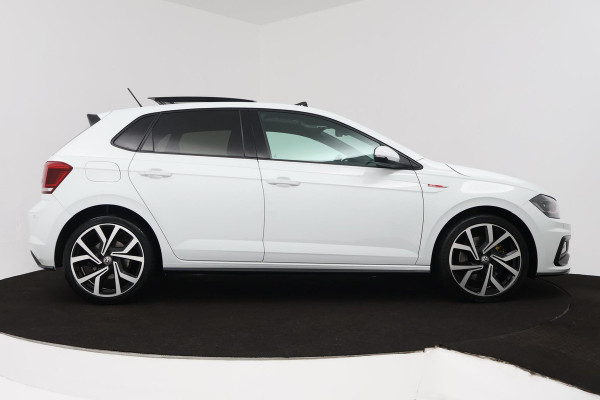 Volkswagen Polo 2.0 TSI GTI (PANORAMADAK, STOELVERWARMING, ACHTERUITRIJCAMERA, AUTOMAAT, CRUISE ADAPTIEF, PARKEERSENSOREN)