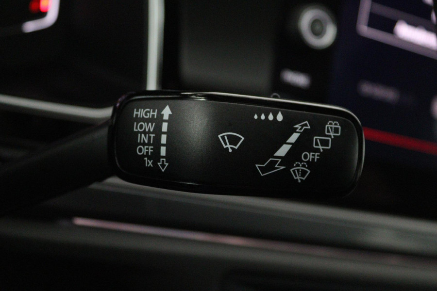Volkswagen Polo 2.0 TSI GTI (PANORAMADAK, STOELVERWARMING, ACHTERUITRIJCAMERA, AUTOMAAT, CRUISE ADAPTIEF, PARKEERSENSOREN)