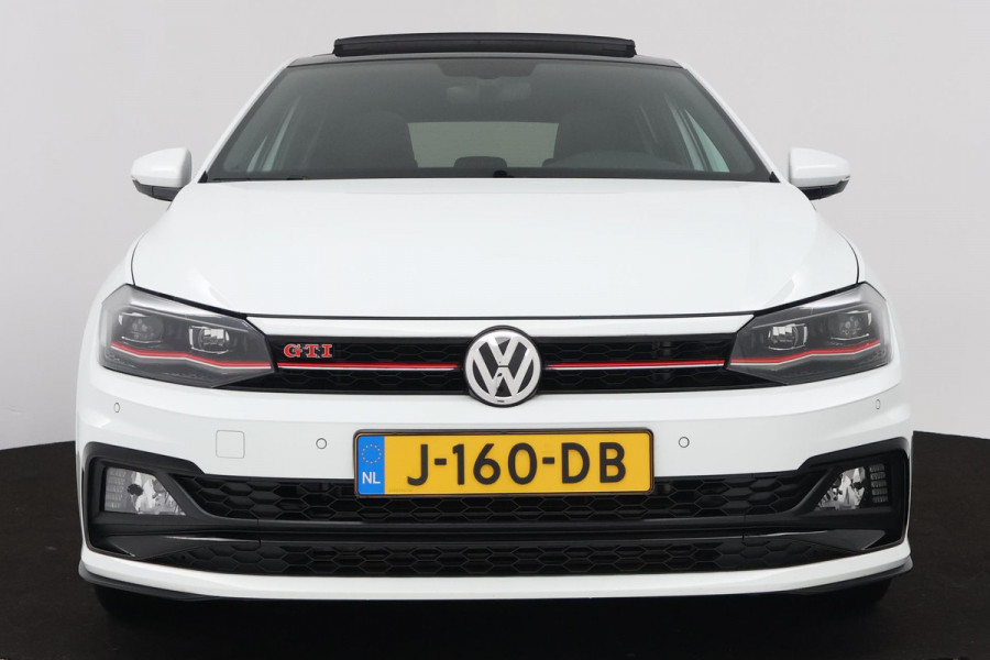 Volkswagen Polo 2.0 TSI GTI (PANORAMADAK, STOELVERWARMING, ACHTERUITRIJCAMERA, AUTOMAAT, CRUISE ADAPTIEF, PARKEERSENSOREN)