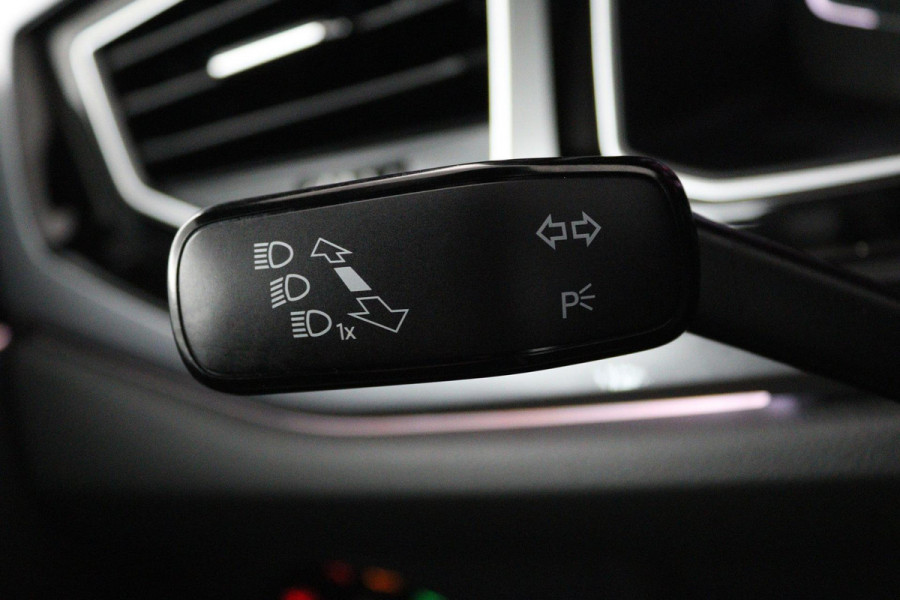 Volkswagen Polo 2.0 TSI GTI (PANORAMADAK, STOELVERWARMING, ACHTERUITRIJCAMERA, AUTOMAAT, CRUISE ADAPTIEF, PARKEERSENSOREN)