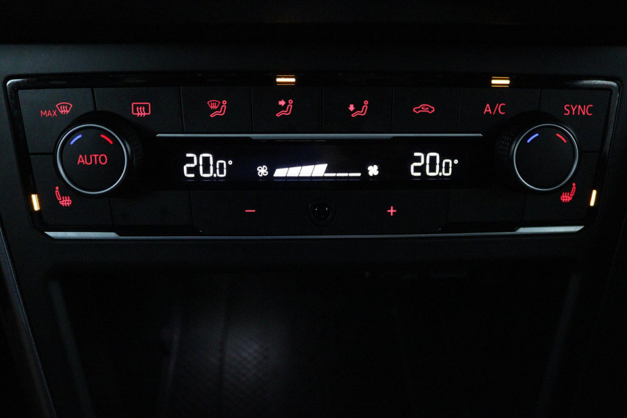Volkswagen Polo 2.0 TSI GTI (PANORAMADAK, STOELVERWARMING, ACHTERUITRIJCAMERA, AUTOMAAT, CRUISE ADAPTIEF, PARKEERSENSOREN)