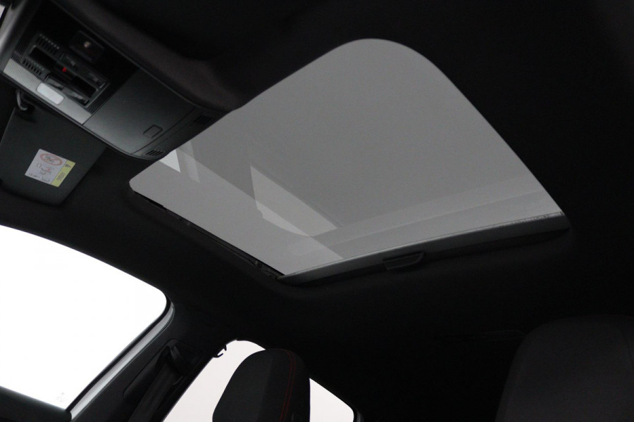 Volkswagen Polo 2.0 TSI GTI (PANORAMADAK, STOELVERWARMING, ACHTERUITRIJCAMERA, AUTOMAAT, CRUISE ADAPTIEF, PARKEERSENSOREN)