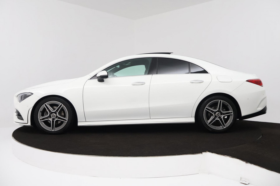 Mercedes-Benz CLA-Klasse 180 Business Solution AMG (PANORAMADAK, SFEERVERLICHTING, STOELVERWARMING, CAMERA, GOED ONDERHOUDEN)