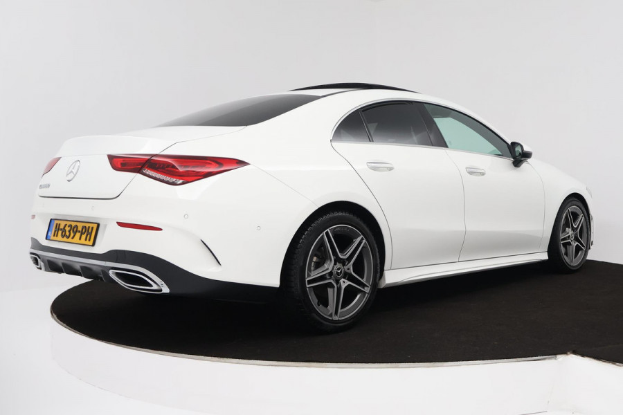 Mercedes-Benz CLA-Klasse 180 Business Solution AMG (PANORAMADAK, SFEERVERLICHTING, STOELVERWARMING, CAMERA, GOED ONDERHOUDEN)