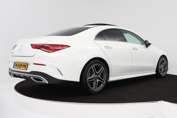 Mercedes-Benz CLA-Klasse 180 Business Solution AMG (PANORAMADAK, SFEERVERLICHTING, STOELVERWARMING, CAMERA, GOED ONDERHOUDEN)