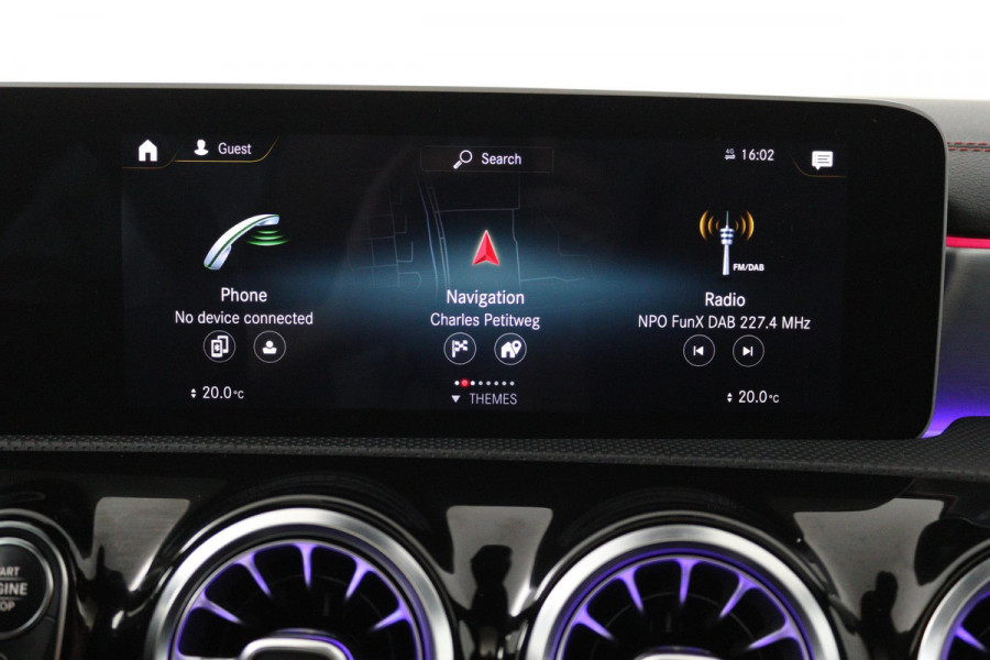 Mercedes-Benz CLA-Klasse 180 Business Solution AMG (PANORAMADAK, SFEERVERLICHTING, STOELVERWARMING, CAMERA, GOED ONDERHOUDEN)