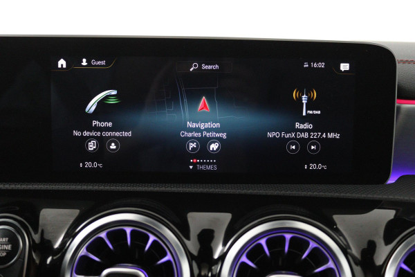 Mercedes-Benz CLA-Klasse 180 Business Solution AMG (PANORAMADAK, SFEERVERLICHTING, STOELVERWARMING, CAMERA, GOED ONDERHOUDEN)