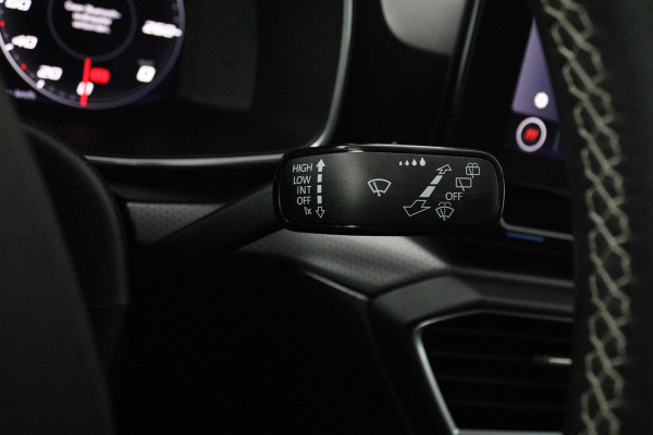 Seat Leon 1.5 TSI FR Ultimate Edition (ACHTERUITRIJCAMERA, STOELVERWARMING, NAVIGATIE, STUURVERWARMING, CRUISE, PARKEERSENSOREN)