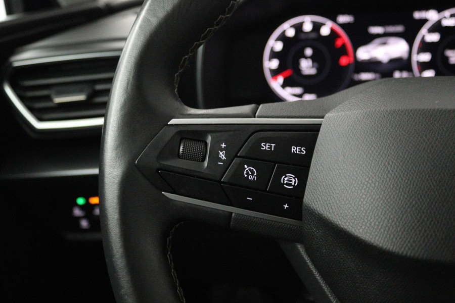 Seat Leon 1.5 TSI FR Ultimate Edition (ACHTERUITRIJCAMERA, STOELVERWARMING, NAVIGATIE, STUURVERWARMING, CRUISE, PARKEERSENSOREN)