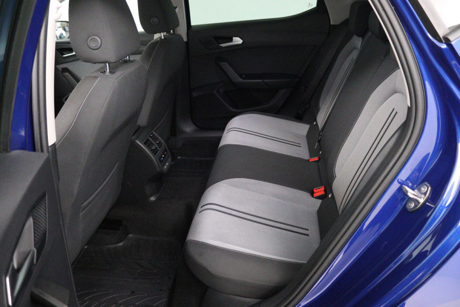 Seat Leon 1.5 TSI FR Ultimate Edition (ACHTERUITRIJCAMERA, STOELVERWARMING, NAVIGATIE, STUURVERWARMING, CRUISE, PARKEERSENSOREN)