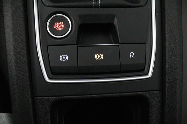 Seat Leon 1.5 TSI FR Ultimate Edition (ACHTERUITRIJCAMERA, STOELVERWARMING, NAVIGATIE, STUURVERWARMING, CRUISE, PARKEERSENSOREN)