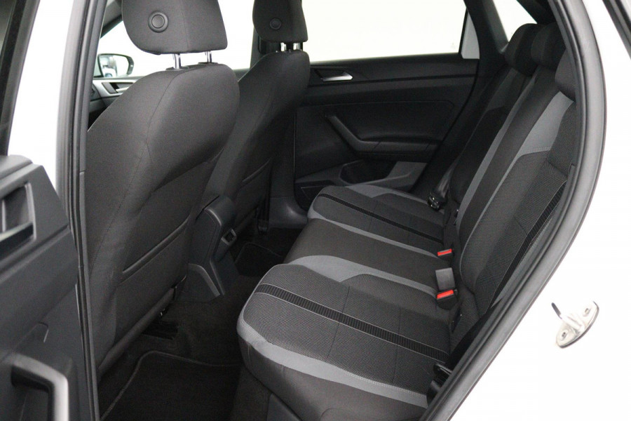 Volkswagen Polo 1.0 TSI Comfortline (PARKEERSENSOREN, CRUISE ADAPTIEF, NAVIGATIE, NL-AUTO, GOED ONDERHOUDEN)