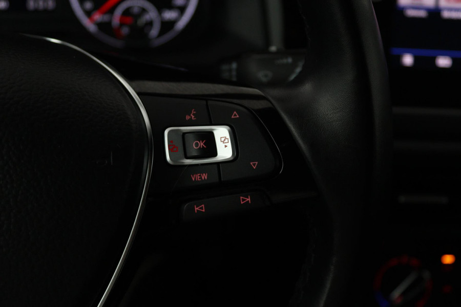 Volkswagen Polo 1.0 TSI Comfortline (PARKEERSENSOREN, CRUISE ADAPTIEF, NAVIGATIE, NL-AUTO, GOED ONDERHOUDEN)