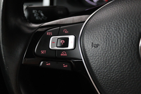 Volkswagen Polo 1.0 TSI Comfortline (PARKEERSENSOREN, CRUISE ADAPTIEF, NAVIGATIE, NL-AUTO, GOED ONDERHOUDEN)