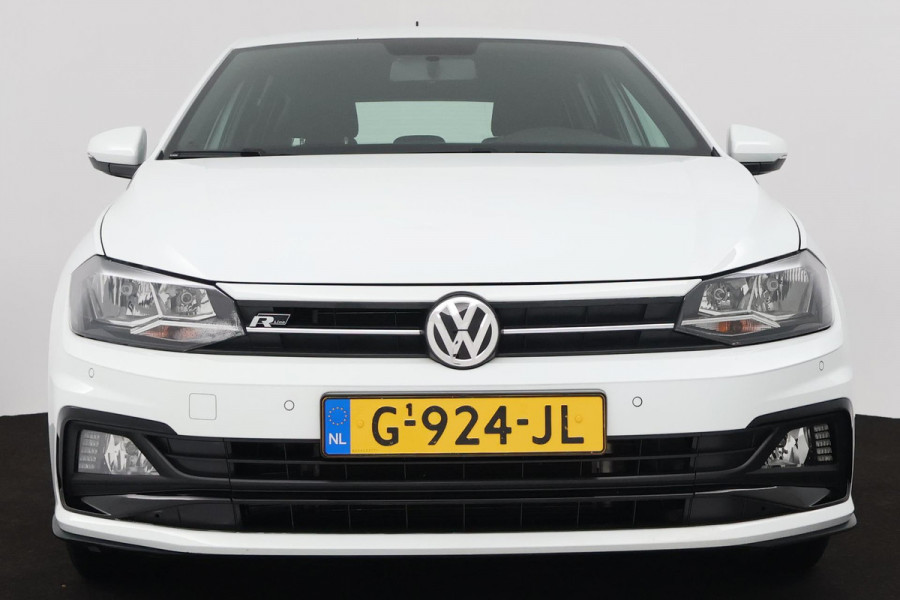Volkswagen Polo 1.0 TSI Comfortline (PARKEERSENSOREN, CRUISE ADAPTIEF, NAVIGATIE, NL-AUTO, GOED ONDERHOUDEN)