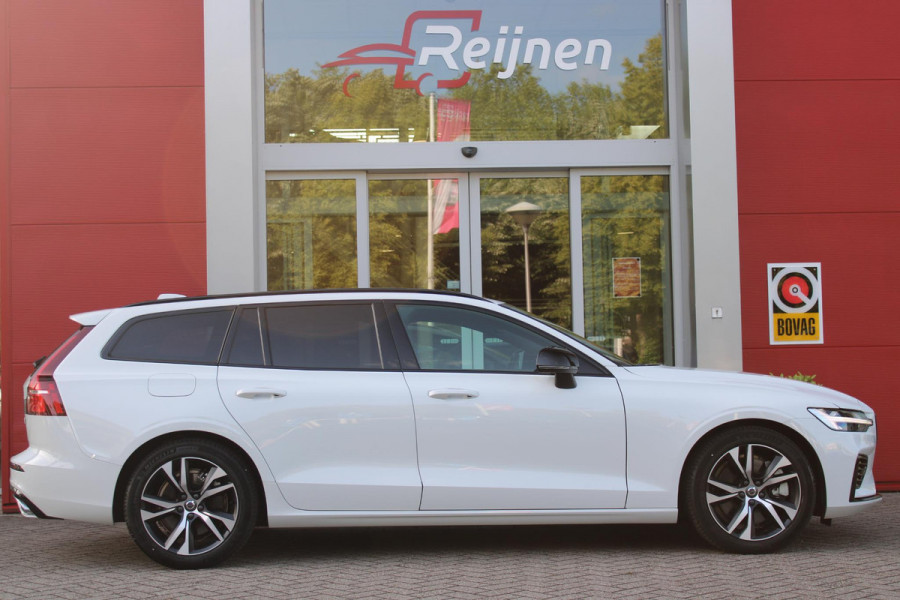 Volvo V60 2.0 T6 340PK RECHARGE LONG RANGE AWD R-DESIGN **NIEUW STAAT ** 18,8KWH | ELEKTRISCH BEDIENBARE VOORSTOELEN MET GEHEUGEN OP BESTUURDERSSTOEL | 18" 5-Y SPAAKS MATT BLACK / DIAMOND CUT R-DESIGN WIELEN | HIGH PERFORMANCE SOUND HARMAN KARDON | ADAPTIVE CRUISE CONTROL | ACHTERUITRIJ CAMERA | GETINTE RUITEN | PARKEERSENSOREN VOOR EN ACHTER | STOEL/STUUR VERWARMING | BEKLEDING R-DESIGN NAPPA LEDER / TEXTIEL CHARCOAL IN COMBINATIE MET SPORTSTOELEN | KEYLESS ENTRY/START | ELEKTRISCH BEDIENBARE ACHTERKLEP |