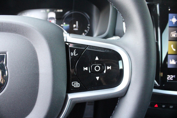 Volvo V60 2.0 T6 340PK RECHARGE LONG RANGE AWD R-DESIGN **NIEUW STAAT ** 18,8KWH | ELEKTRISCH BEDIENBARE VOORSTOELEN MET GEHEUGEN OP BESTUURDERSSTOEL | 18" 5-Y SPAAKS MATT BLACK / DIAMOND CUT R-DESIGN WIELEN | HIGH PERFORMANCE SOUND HARMAN KARDON | ADAPTIVE CRUISE CONTROL | ACHTERUITRIJ CAMERA | GETINTE RUITEN | PARKEERSENSOREN VOOR EN ACHTER | STOEL/STUUR VERWARMING | BEKLEDING R-DESIGN NAPPA LEDER / TEXTIEL CHARCOAL IN COMBINATIE MET SPORTSTOELEN | KEYLESS ENTRY/START | ELEKTRISCH BEDIENBARE ACHTERKLEP |