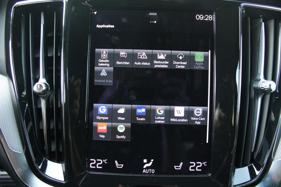 Volvo V60 2.0 T6 340PK RECHARGE LONG RANGE AWD R-DESIGN **NIEUW STAAT ** 18,8KWH | ELEKTRISCH BEDIENBARE VOORSTOELEN MET GEHEUGEN OP BESTUURDERSSTOEL | 18" 5-Y SPAAKS MATT BLACK / DIAMOND CUT R-DESIGN WIELEN | HIGH PERFORMANCE SOUND HARMAN KARDON | ADAPTIVE CRUISE CONTROL | ACHTERUITRIJ CAMERA | GETINTE RUITEN | PARKEERSENSOREN VOOR EN ACHTER | STOEL/STUUR VERWARMING | BEKLEDING R-DESIGN NAPPA LEDER / TEXTIEL CHARCOAL IN COMBINATIE MET SPORTSTOELEN | KEYLESS ENTRY/START | ELEKTRISCH BEDIENBARE ACHTERKLEP |