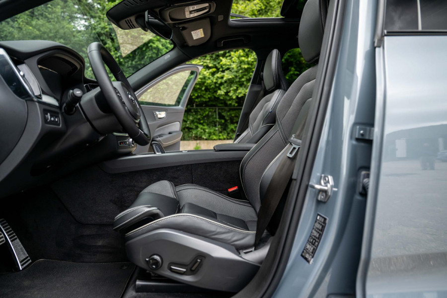 Volvo XC60 2.0 T6 AWD R-Design 398pk LONG RANGE Google Maps