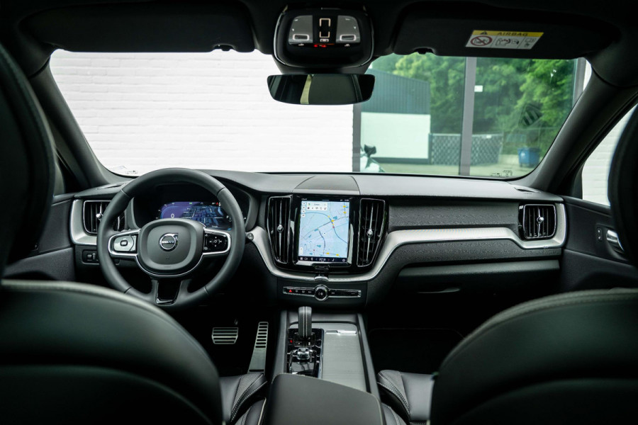 Volvo XC60 2.0 T6 AWD R-Design 398pk LONG RANGE Google Maps