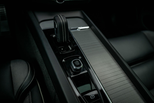 Volvo XC60 2.0 T6 AWD R-Design 398pk LONG RANGE Google Maps
