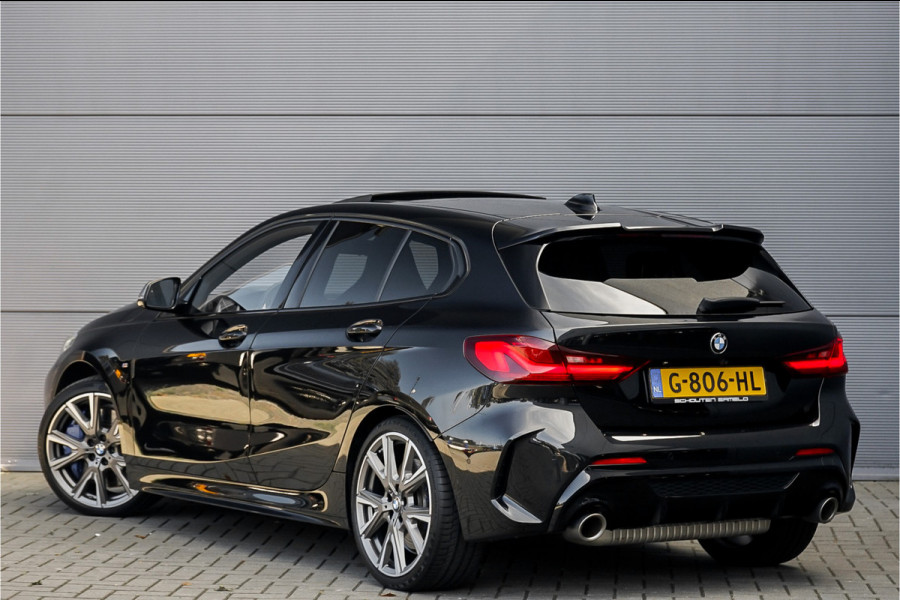 BMW 1-serie M135i xDrive High Ex Shadow Pano H/K Memory HUD Stuurverw