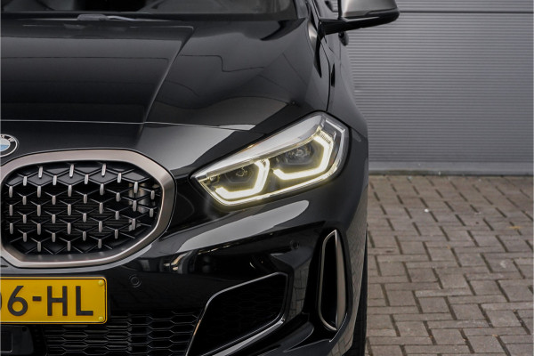 BMW 1-serie M135i xDrive High Ex Shadow Pano H/K Memory HUD Stuurverw