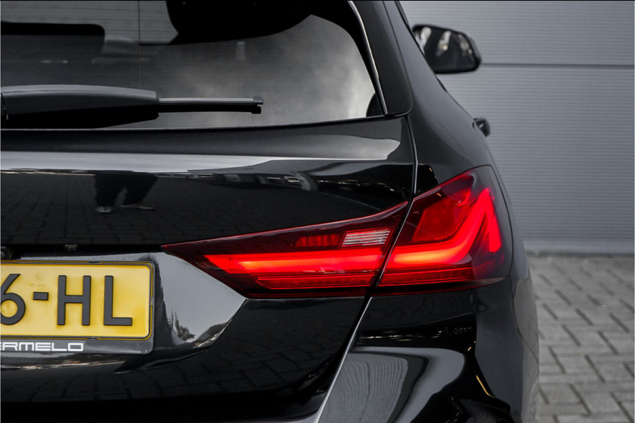 BMW 1-serie M135i xDrive High Ex Shadow Pano H/K Memory HUD Stuurverw