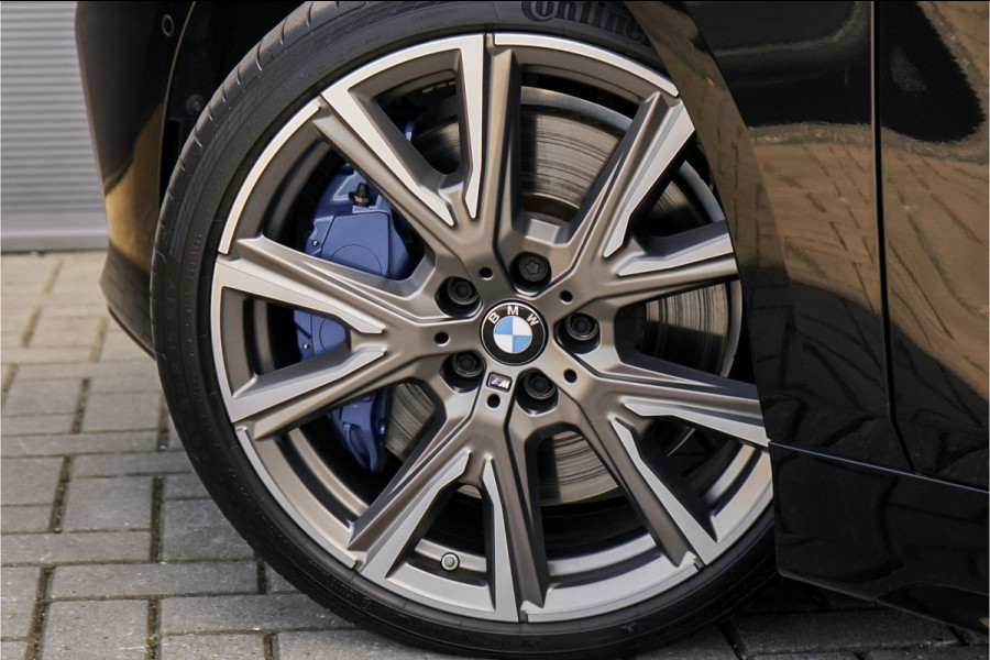 BMW 1-serie M135i xDrive High Ex Shadow Pano H/K Memory HUD Stuurverw
